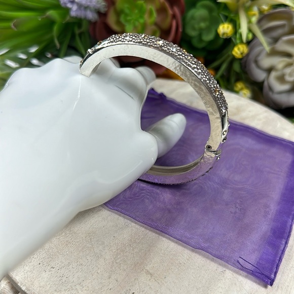 Brighton collectibles Bangle Bracelet silver hinged Swarovski crystals - Picture 8 of 8